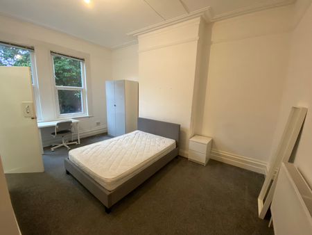 Flat 1, 1 Kelso Road, LS2 9PR, Leeds - Photo 5