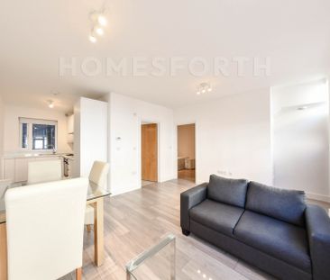 1 Bedroom Flat - Photo 2