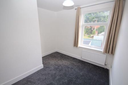2 bedroom semi-detached house to rent - Photo 2