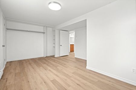 For Lease - 1 Steel Street Unit# B, Beacon Hill North - South and Area, Ontario - Photo 3