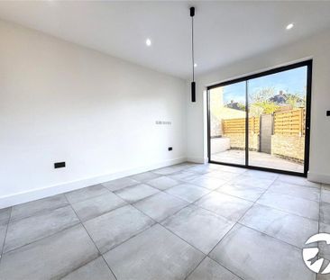 2 bedroom maisonette to rent - Photo 5