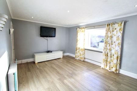 Lutterworth Road, Longbenton, Newcastle upon Tyne, Tyne and Wear, NE12 8QZ - Photo 2