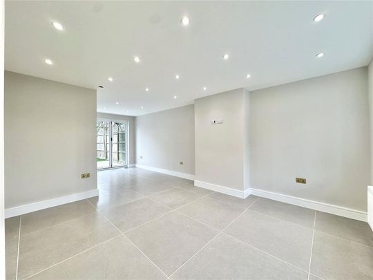 5 bedroom semi-detached house to rent - Photo 1