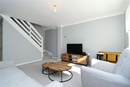 2 bedroom semi-detached house to rent - Photo 2