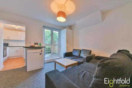 6 bedroom terraced house to rent - Photo 3