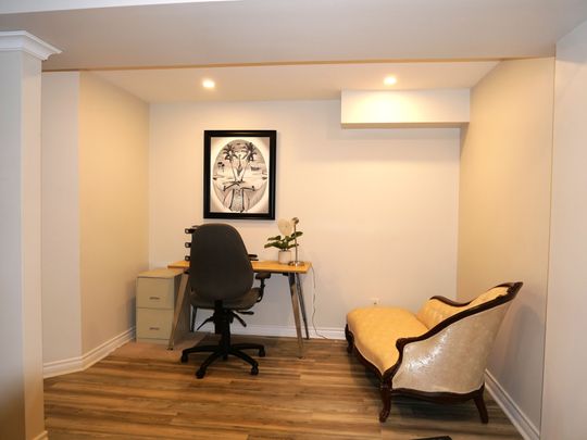 For Lease - 25 Eastport Drive, Toronto, Ontario - Photo 1