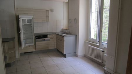 Grand appartement de 4,5 pièces avec balcon - Photo 2