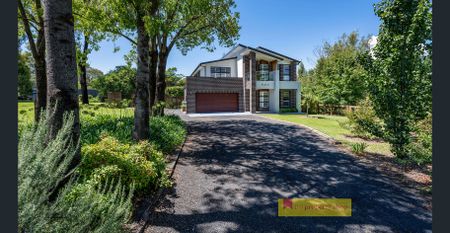 EXECUTIVE LIVING - Photo 4