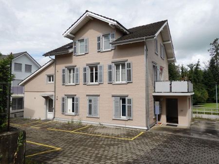 3-room attic apartment with charming wooden elements - Photo 4