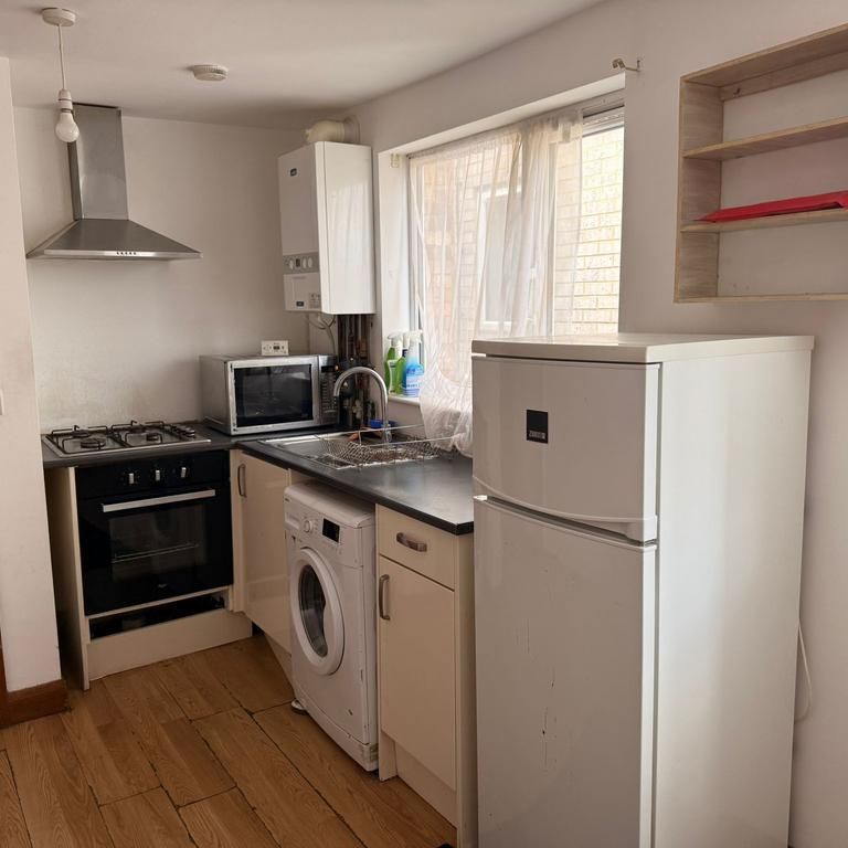 1 bedroom flat to rent - Photo 1