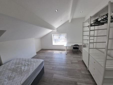 9 bedroom terraced house to rent - Photo 4