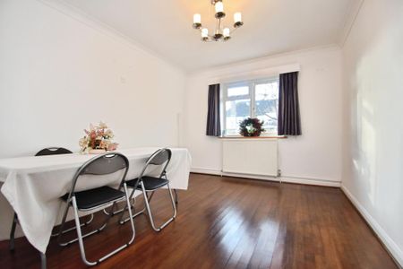 5 bedroom bungalow to rent - Photo 3