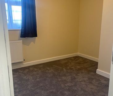 6 Bed Semi-Detached House, Stratford Road, LU4 - Photo 4