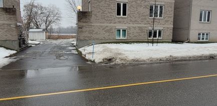 Grand 4 1/2 Sans Voisin Arrière - Photo 2