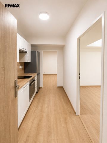 Pronájem bytu 2+1 39 m² - Fotografie 4