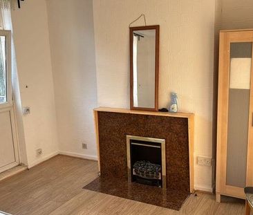 1 bedroom in a flat share to rent - Photo 4