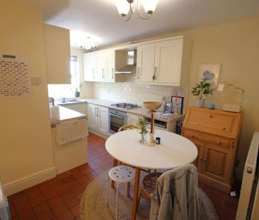 2 bedroom terraced house to rent - Photo 1