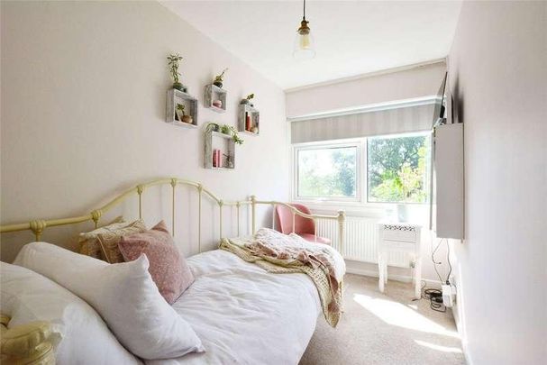 Moon Court, Lyme Farm Road, Lee, London, SE12 - Photo 1
