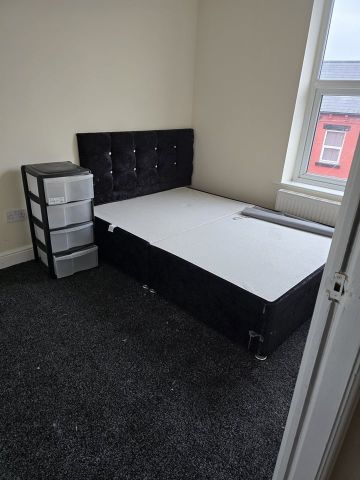 2 Bed Flat, Leeds, LS8 - Photo 3