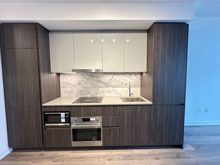 For Lease - 8 Interchange Way Unit# 3011, Vaughan, Ontario - Photo 5