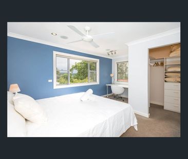 Spacious double storey home - Photo 4