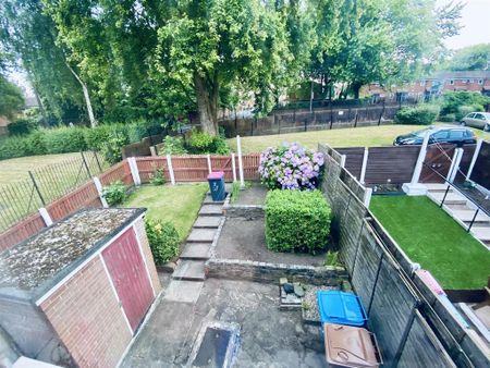 2 bedroom end of terrace house to rent - Photo 2