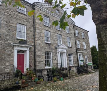 The Square, Penryn - Photo 1