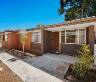 FAMILY HOME WITH LARGE YARD - Photo 6