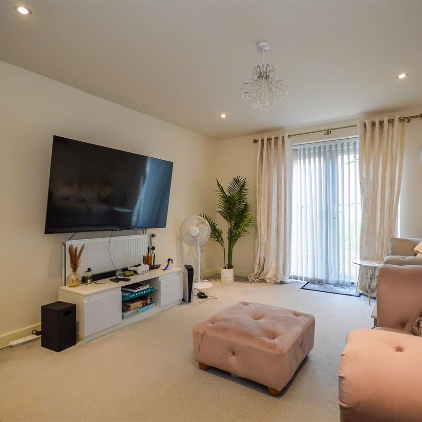 Bobbin Way, Wakefield - Photo 1