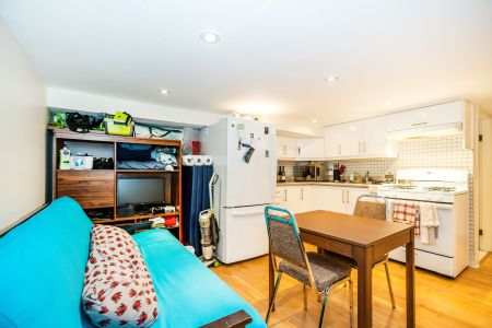 For Lease - 224 Palmerston Avenue Unit# Lower, Toronto, Ontario - Photo 2