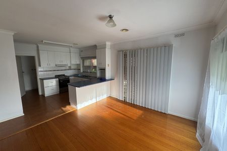 Charming Family Home in South Shepparton! - Photo 5