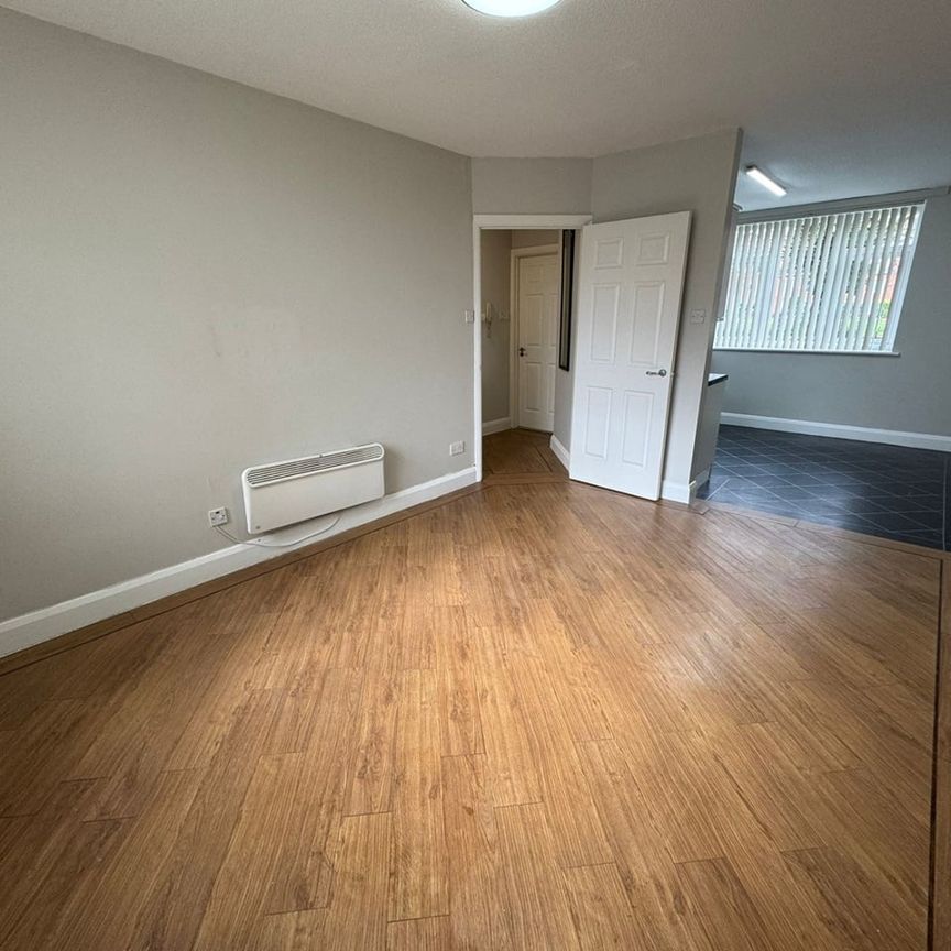2 Bed Flat, Gladstone Court, L8 - Photo 1