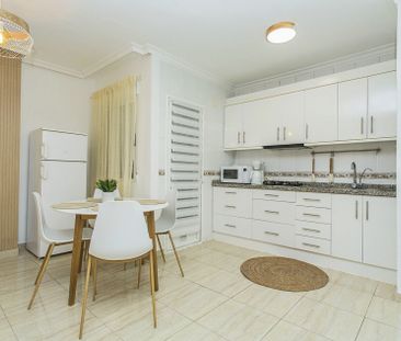 Fantastic 2 Bed Apartment for Short Term Rental in Torrevieja - Photo 4