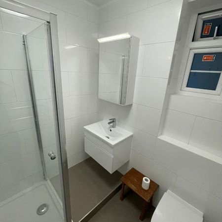 1 Bed Flat, Hatherley Grove, W2 - Photo 4