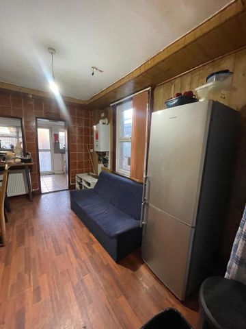 1 bedroom in a house share to rent - Photo 5