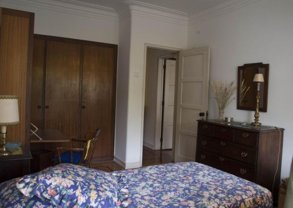 3 Quartos para alugar num T5 no Bairro da Estacas