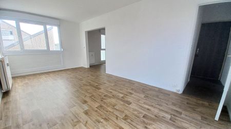 APPARTEMENT T2 à MONTCEAU LES MINES - Photo 2