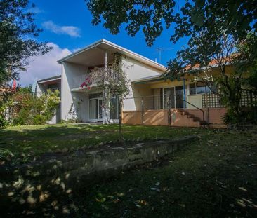 13 Davidson Road, Attadale WA 6156 - House For Rent | Domain - Photo 3