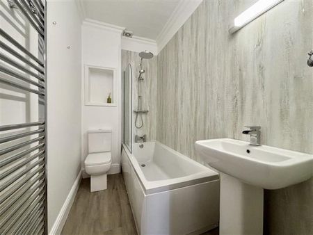 Lindholme, Cheltenham, GL50 - Photo 4