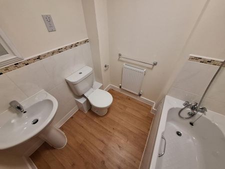 2 bedroom semi-detached house to rent - Photo 4
