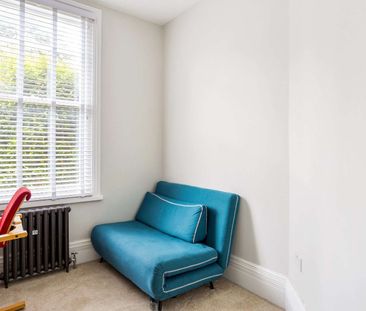 A bright ground floor, two bedroom apartment situated in the heart ... - Photo 2