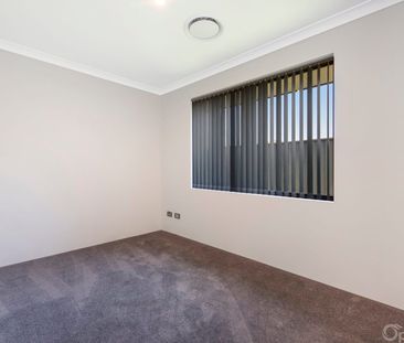 Spacious 3x2 home with theatre room - Photo 4