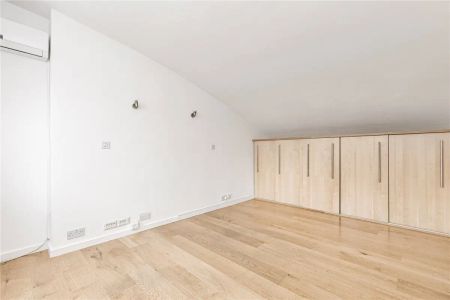 2 bedroom flat in 30 Mortlake High Street - Photo 3