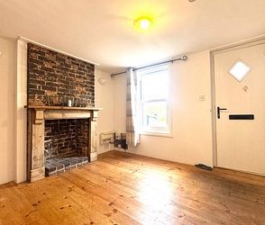 Flint Cottages, Mill Row, Birchington, CT7 9TS, Kent - Photo 3