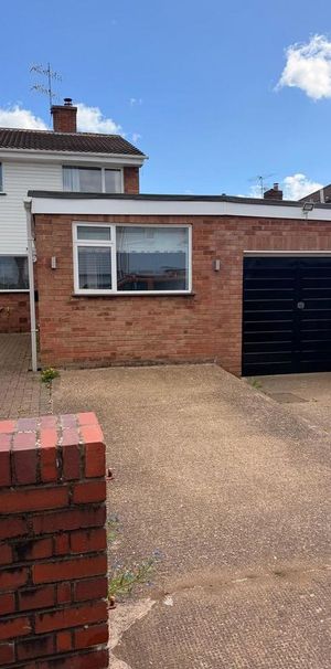 4 bedroom house to rent - Photo 2