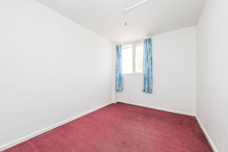 3 bedroom flat to rent - Photo 4