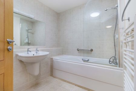 Ditchling Road, Maple Court St. Georges Park Ditchling Road, RH15 - Photo 2