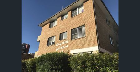 In The Heart Of Town - Photo 5