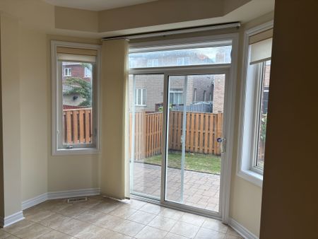 For Lease - 12 Haviland Circle, Brampton, Ontario - Photo 2