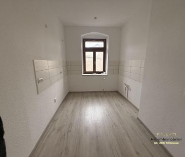 2- Raumwohnung im Erdgeschoss mit Parkplatz - Photo 2